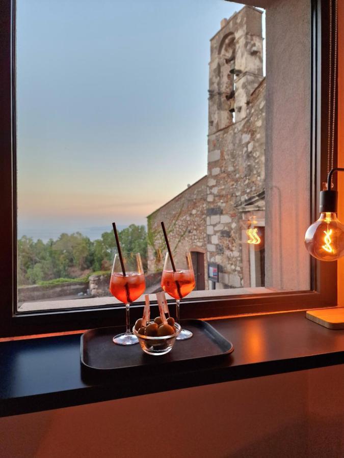 The White Domus Apartment Taormina Ngoại thất bức ảnh